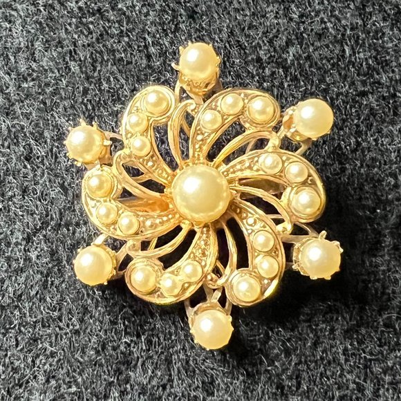 Vintage Gold and Pearl Brooch - Picture 1 of 4